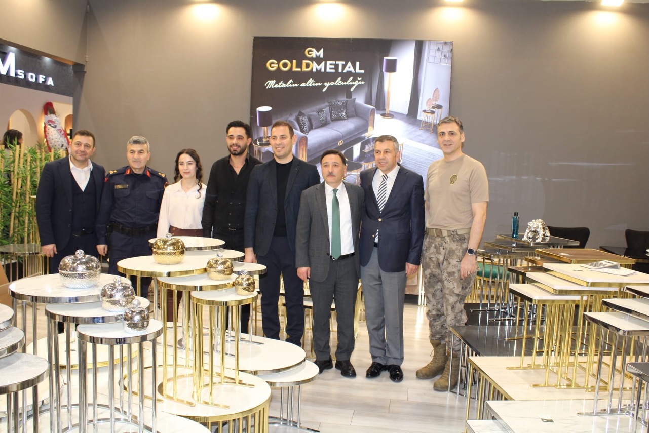 Kayseri Valisi Sayın Gökmen Çiçek, İl Emniyet Müdürü Atanur Aydın ve İl Jandarma Komutanı Bilgehan Yeşilyurt fuar alanını ziyaret etti.